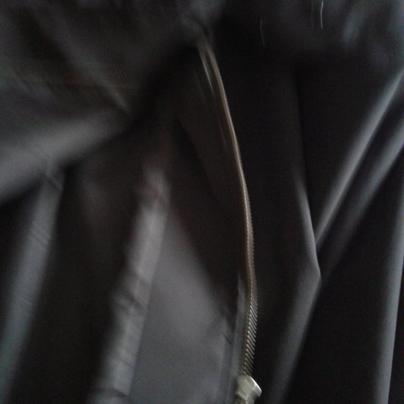 Tranche coat Designer Samuel Dong size M ,qualety material not worn new. - Picture 10 of 11